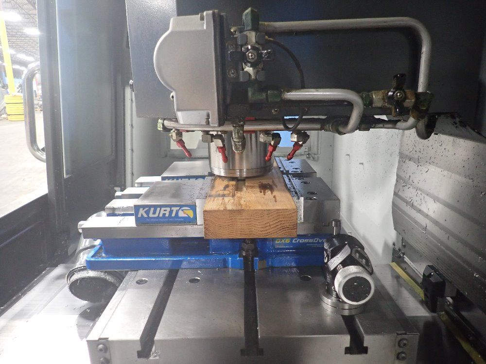 Haas Cnc Vertical Machining Center - Vf-1