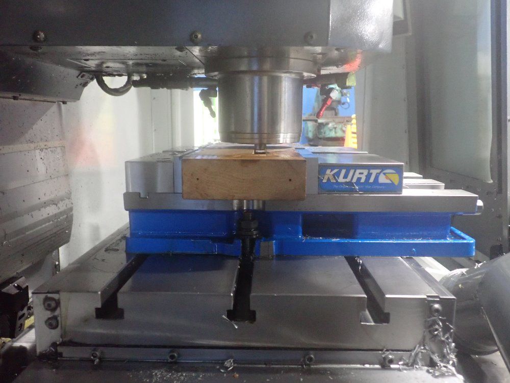 Haas Cnc Vertical Machining Center - Vf-1