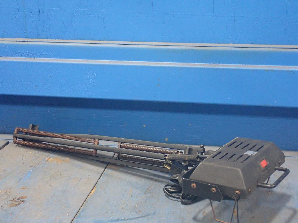 Electrix 100 W Portable Adjustable Overhead Lamp - 7440 E413