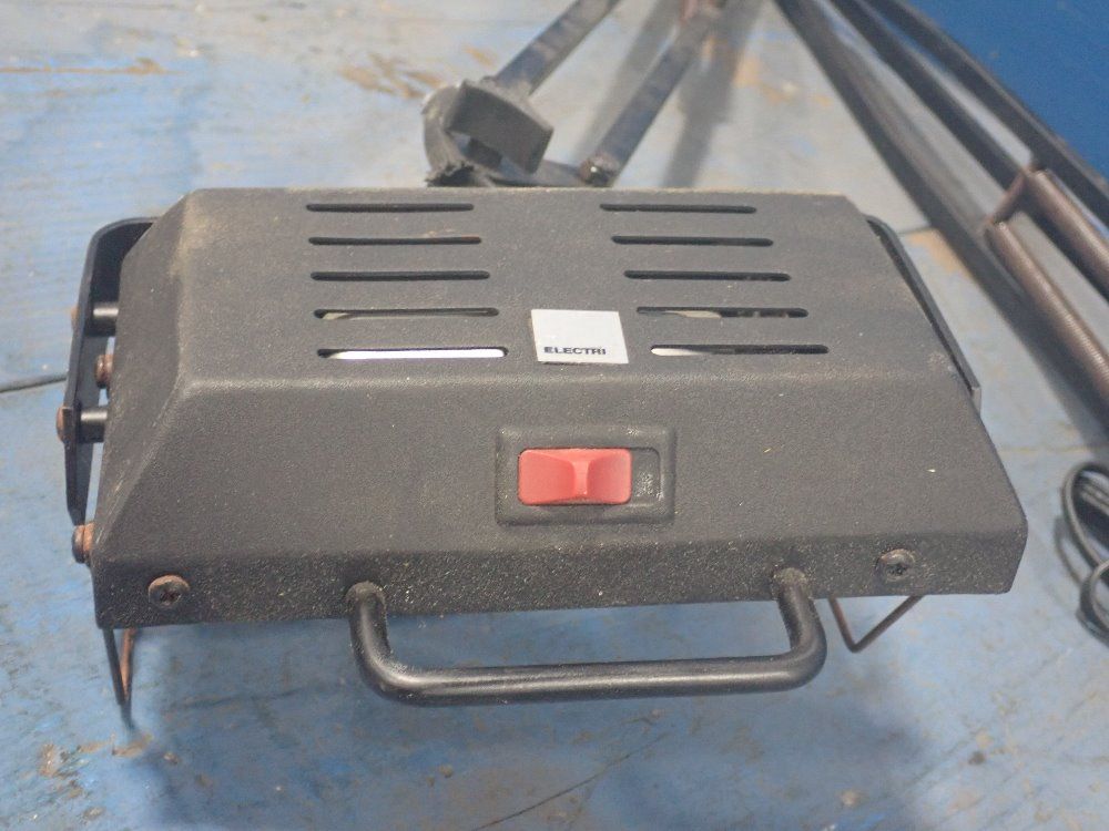 Electrix 100 W Portable Adjustable Overhead Lamp - 7440 E413