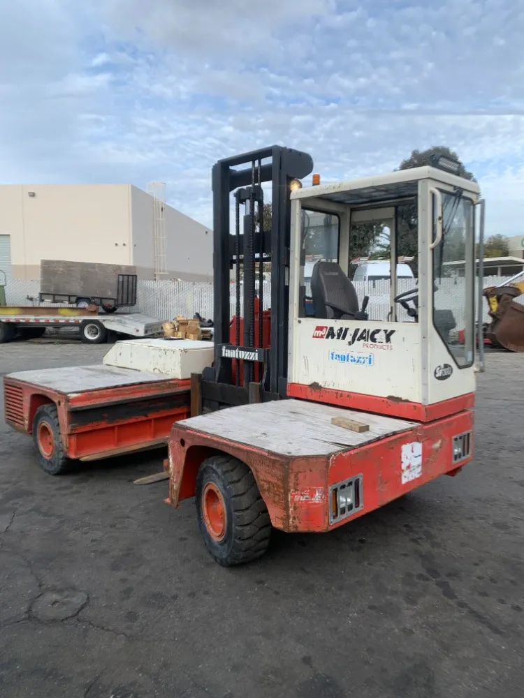 Fantuzzi 7,000 Lbs Side Loader Forklift