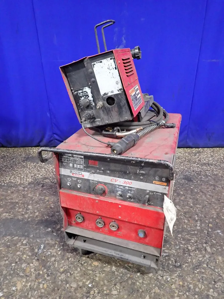 Lincoln Electric 300 Amps Welder - Cv-300