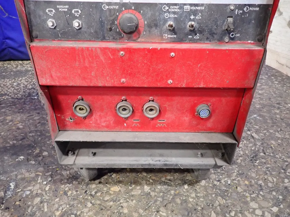 Lincoln Electric 300 Amps Welder - Cv-300