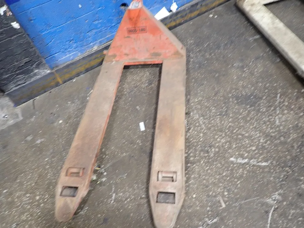 Magnum 5000 Lbs Pallet Jack - M55