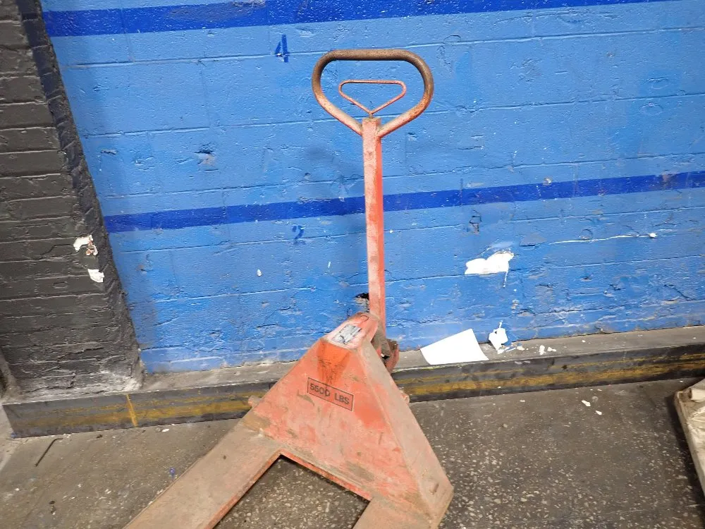 Magnum 5000 Lbs Pallet Jack - M55