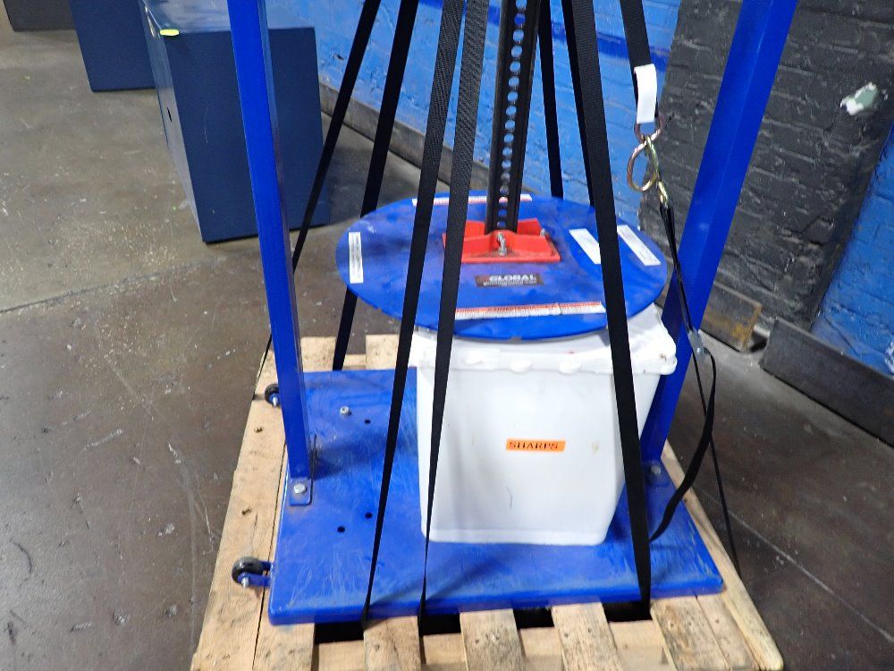 Global Manual Trash Compactor