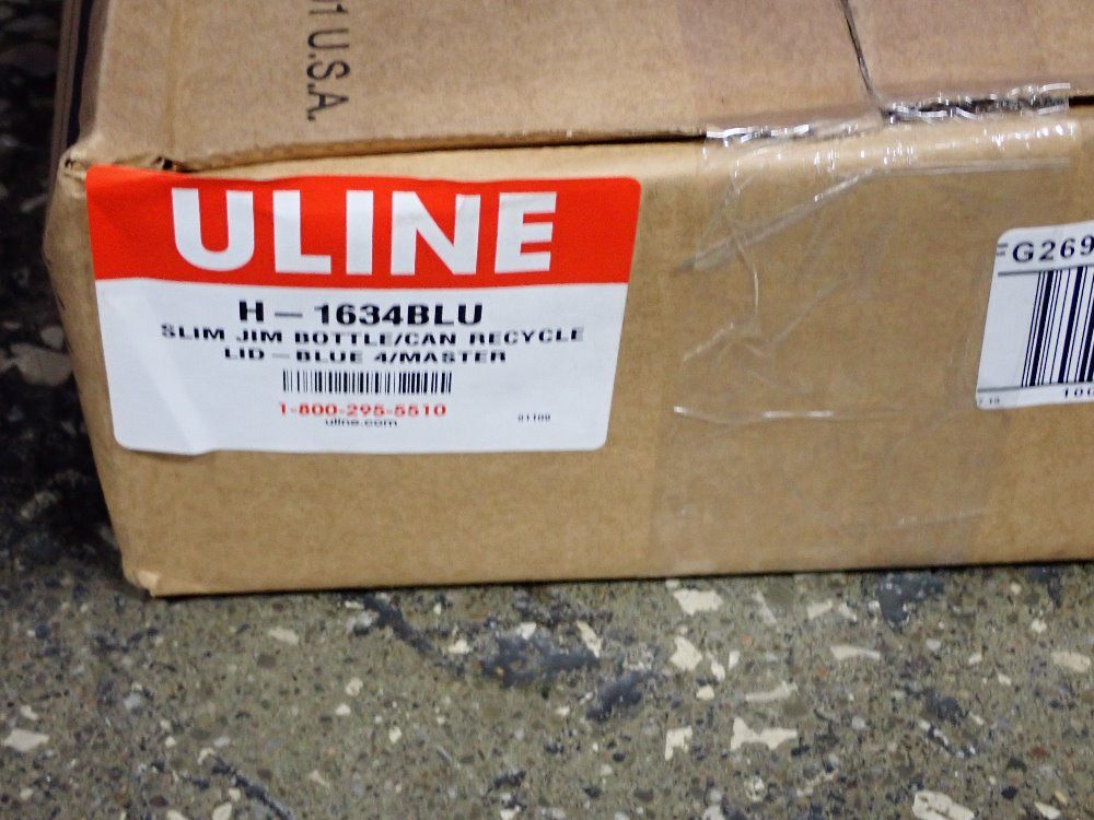 Rubbermaid 18" X 9" X 30" Id Trash Cans