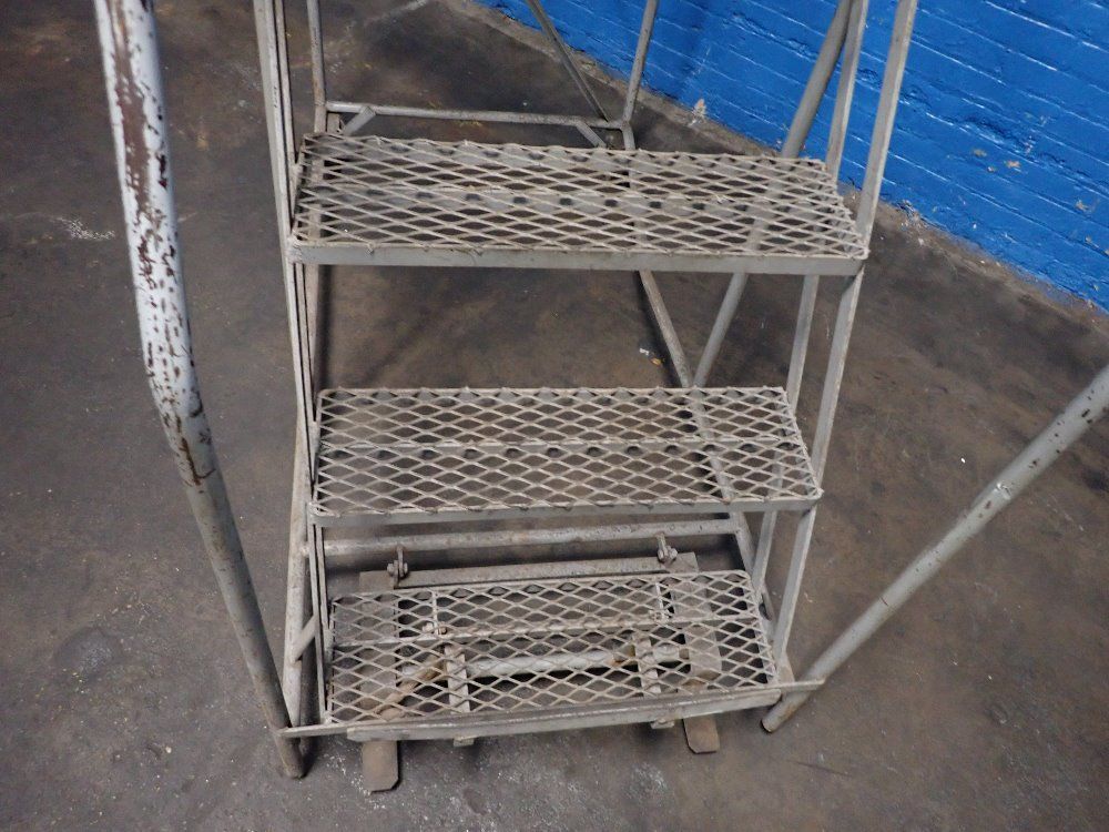 Cotterman 8 Steps/80" Portable Stairs