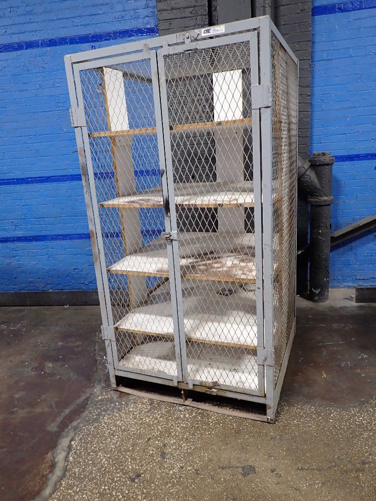 Data Transmission Essentials Inc 5 Shelves/36" X 39" X 71" Id Cabinet