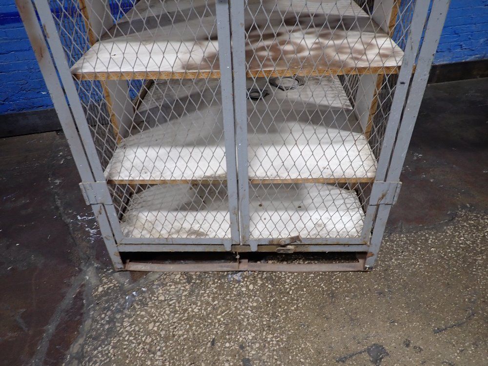 Data Transmission Essentials Inc 5 Shelves/36" X 39" X 71" Id Cabinet