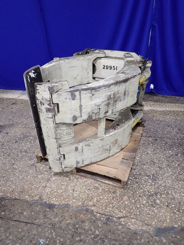 Cascades Roll Clamp Attachment