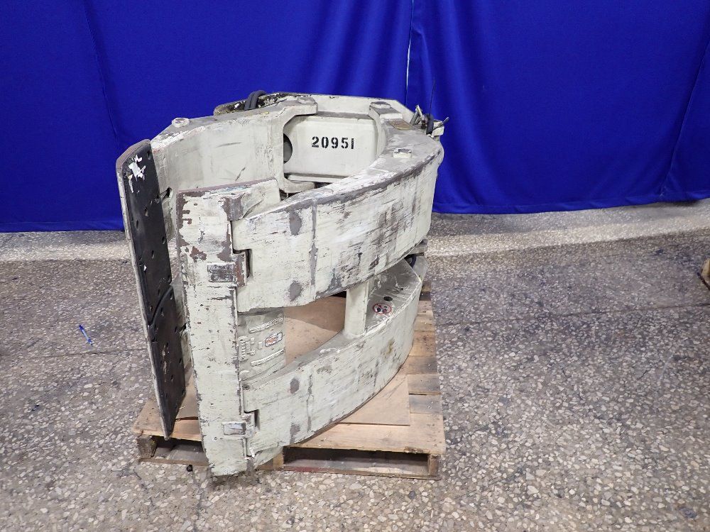 Cascades Roll Clamp Attachment