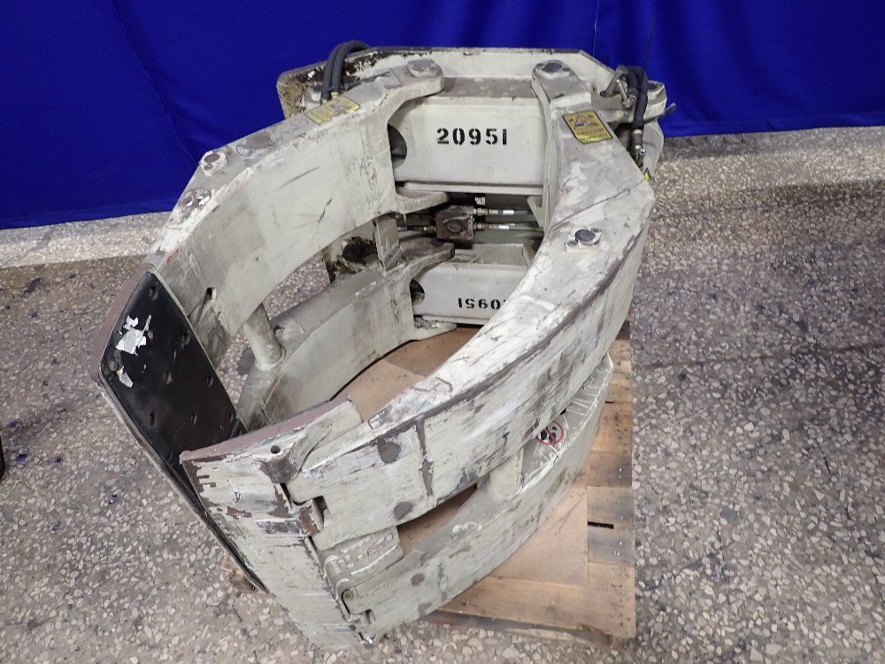 Cascades Roll Clamp Attachment