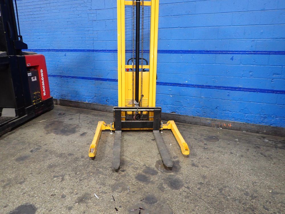 Zhejiang Noble Lift Equipment 2200 Lbs Electric Walk Behind Lift - H-5440