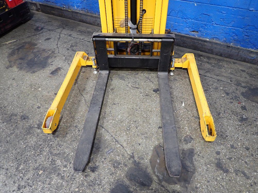 Zhejiang Noble Lift Equipment 2200 Lbs Electric Walk Behind Lift - H-5440