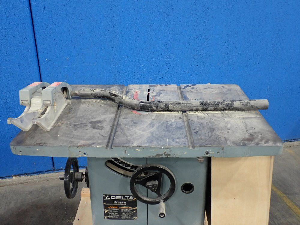 Delta International Machinery Corp. 10" Tilting Arbor Unisaw - 34-806f
