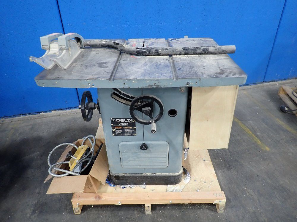 Delta International Machinery Corp. 10" Tilting Arbor Unisaw - 34-806f