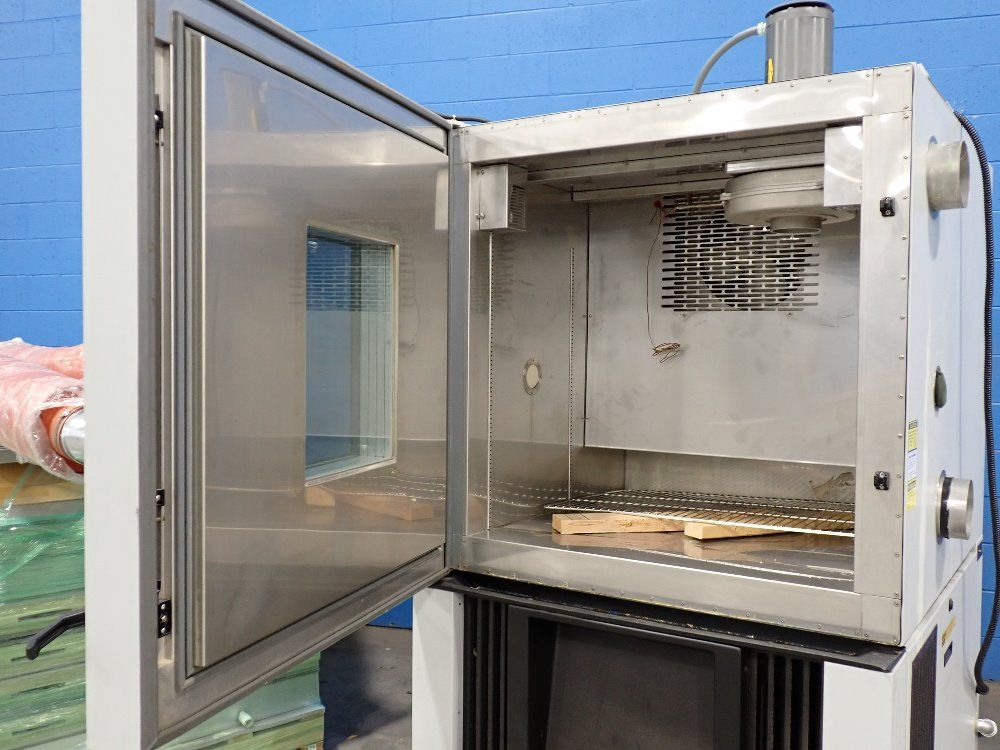 Thermotron Environmental Chamber W Heating Cooling Unit
