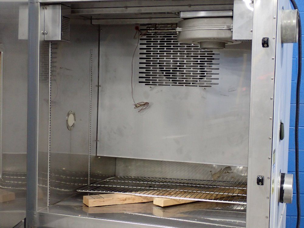 Thermotron Environmental Chamber W Heating Cooling Unit