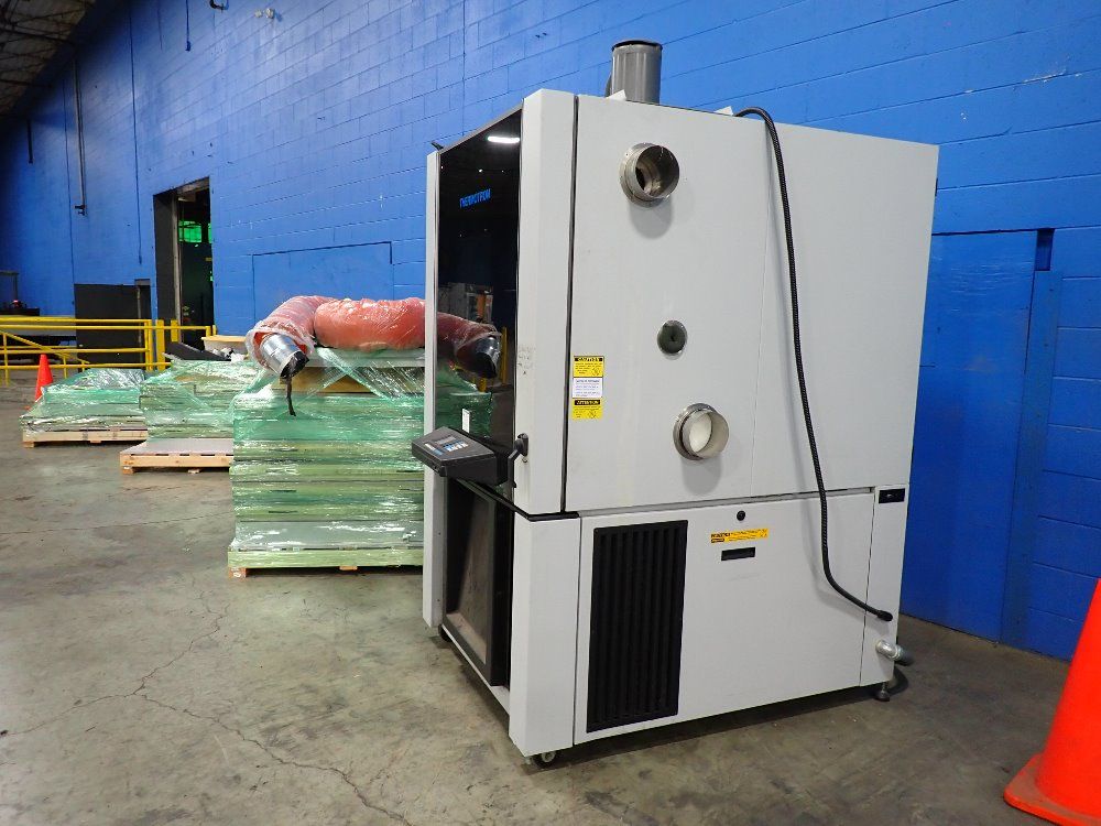 Thermotron Environmental Chamber W Heating Cooling Unit
