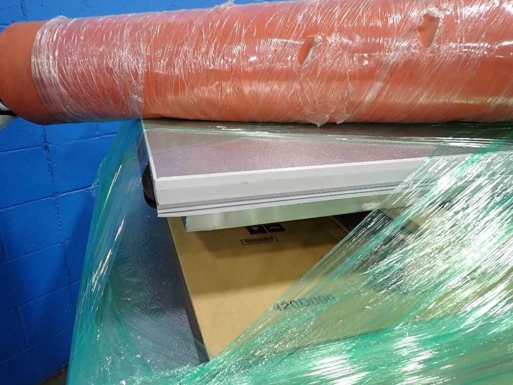 Thermotron Environmental Chamber W Heating Cooling Unit