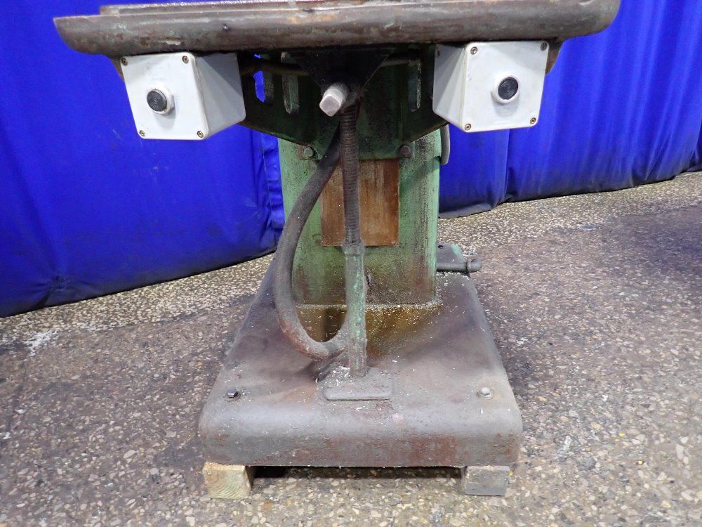 Cleveland Tapping Machine - E3u