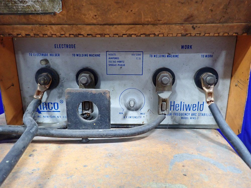 Airco 250 Amps Welder - 250 Ampere Ac/dc Bumblebee