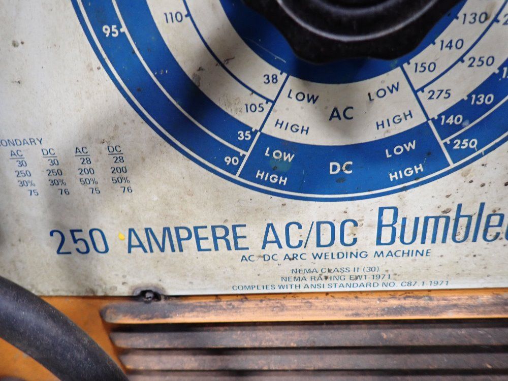 Airco 250 Amps Welder - 250 Ampere Ac/dc Bumblebee