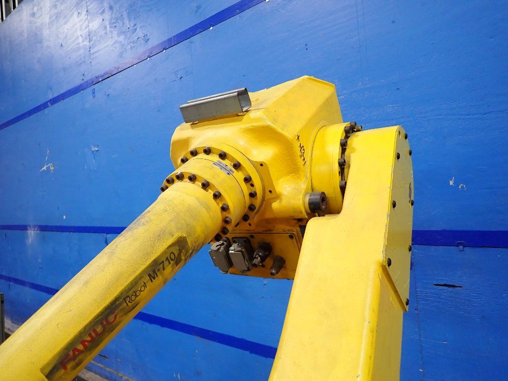 Fanuc Robot - M-710i