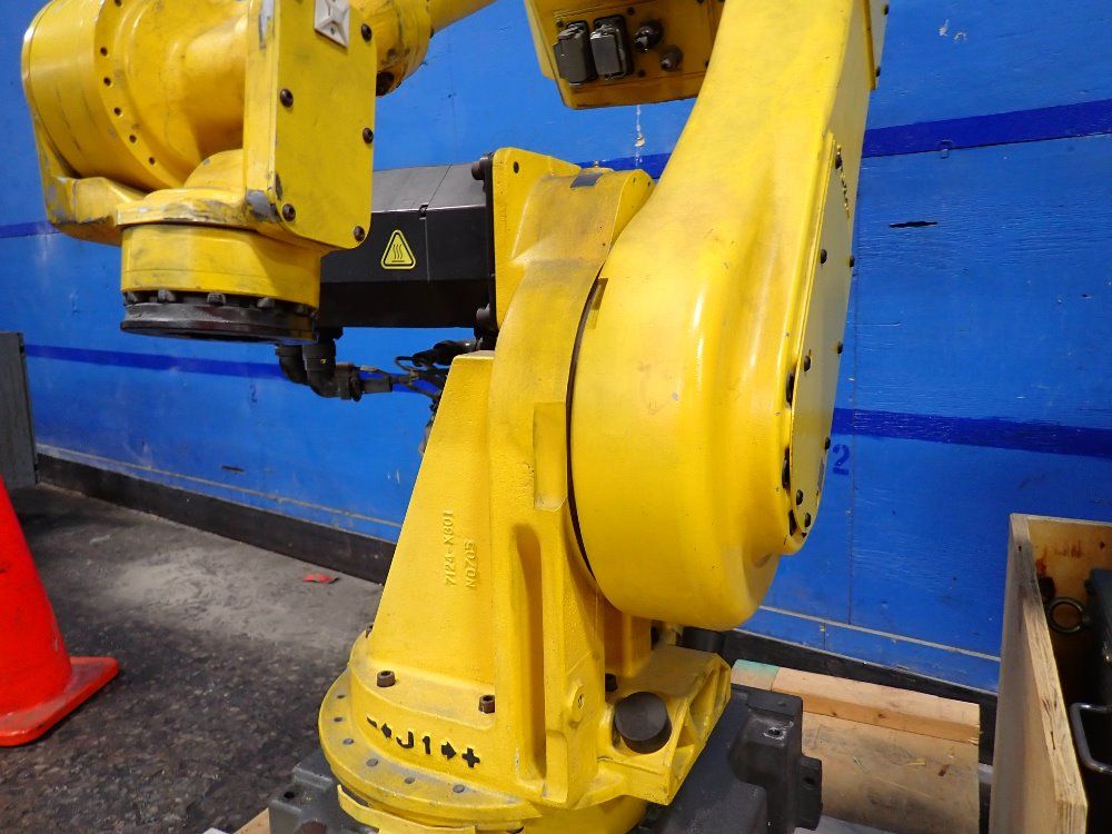 Fanuc Robot - M-710i