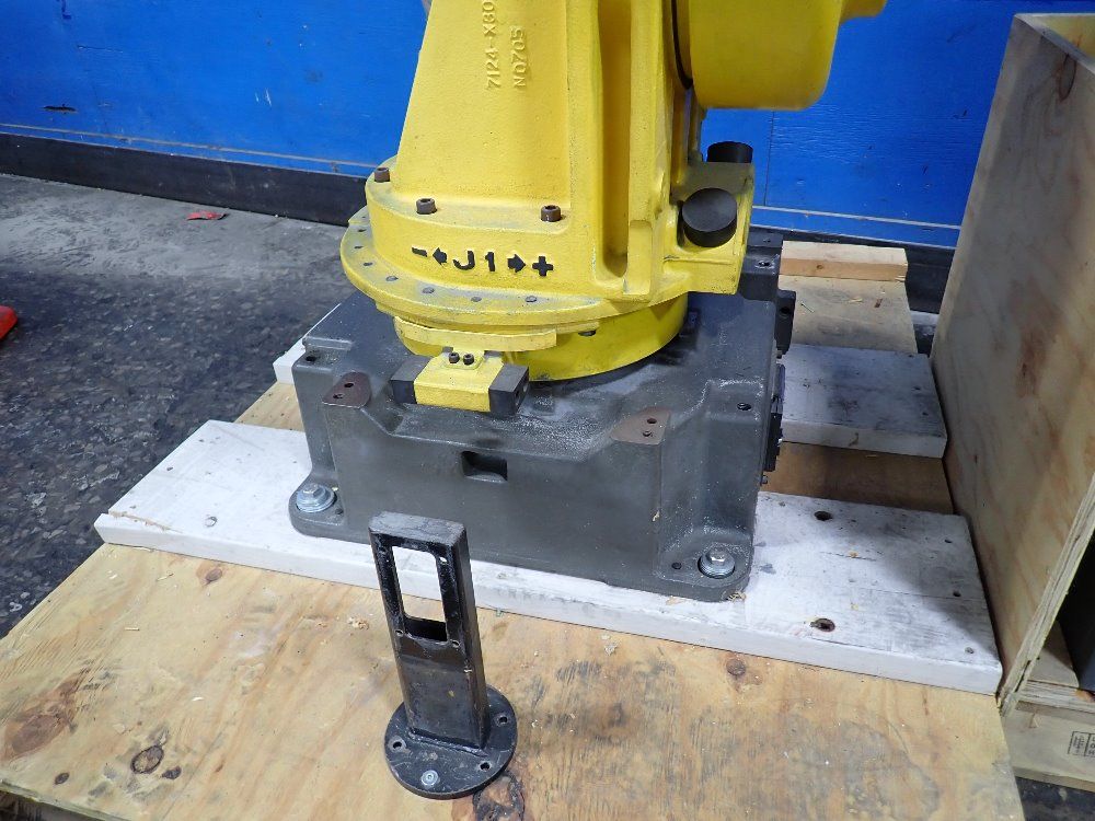 Fanuc Robot - M-710i