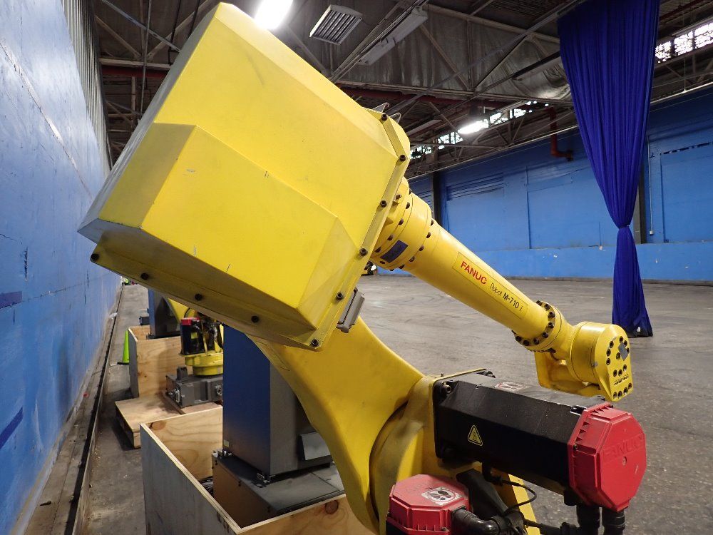 Fanuc Robot - M-710i