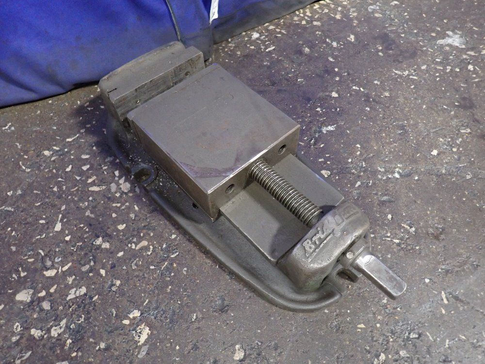 Bridgeport 6" Vise