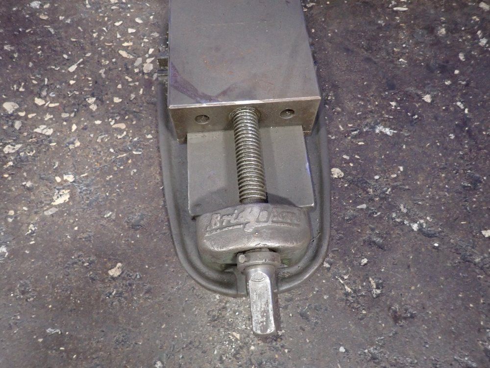 Bridgeport 6" Vise