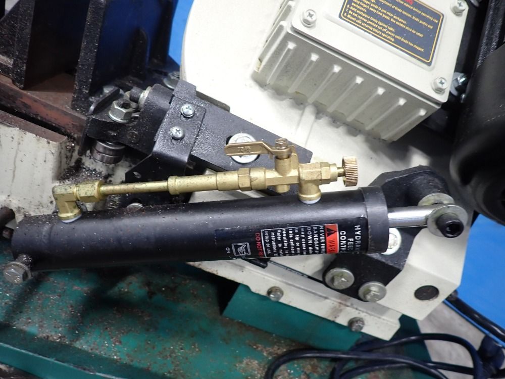 Grizzly Industrial Inc. 330 Lb Metal Cutting Bandsaw - G0561