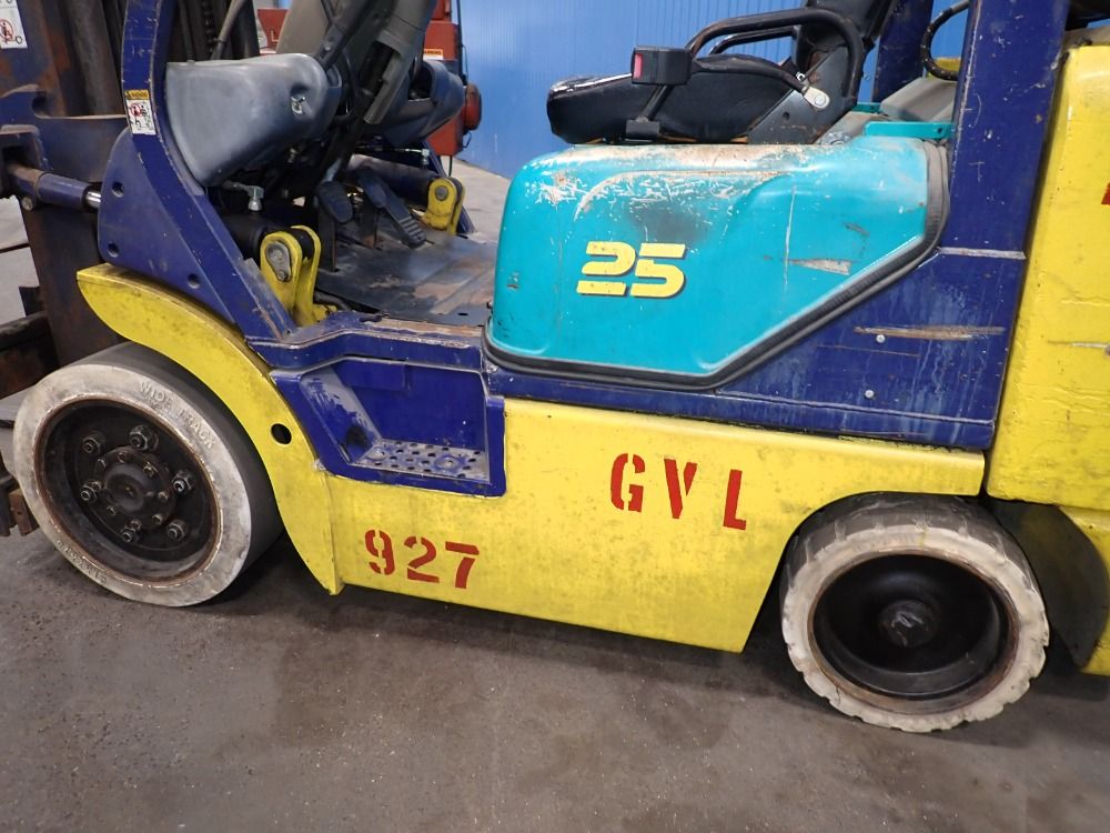 Komatsu Propane Forklift - Fg25stlp-12