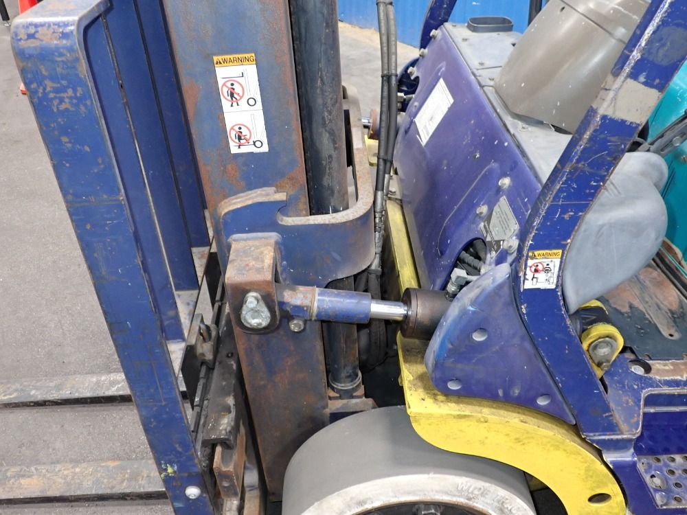 Komatsu Propane Forklift - Fg25stlp-12