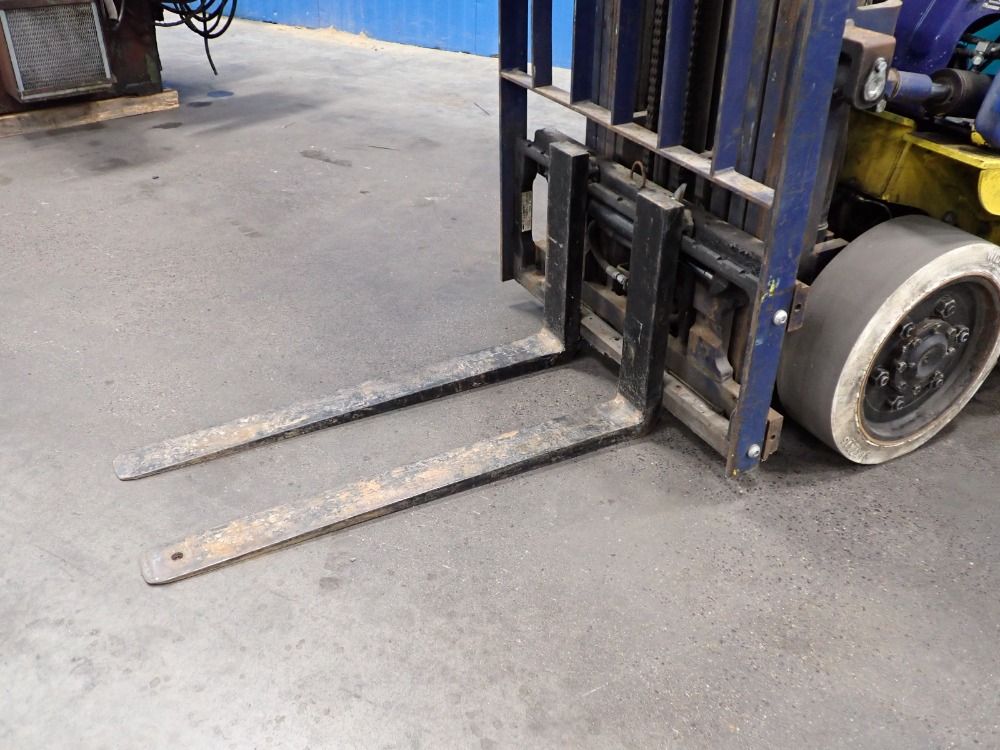 Komatsu Propane Forklift - Fg25stlp-12