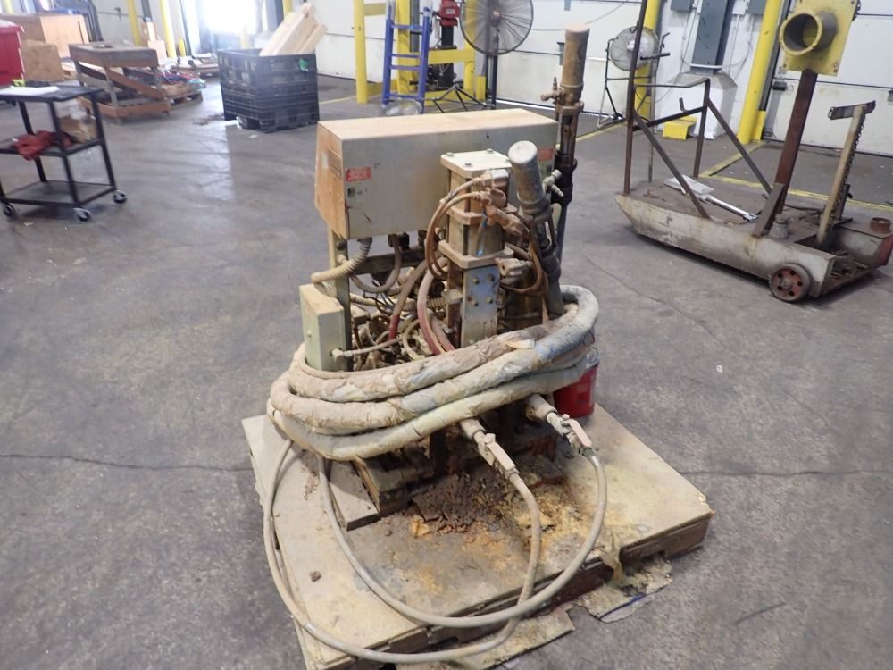 Gusmer Plural Component Spray Machine - Ff3500