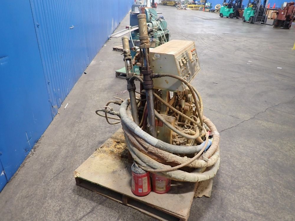 Gusmer Plural Component Spray Machine - Ff3500