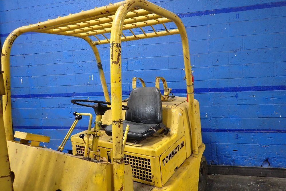 Towmotor 7000 Lbs Propane Forklift - 760plp7024