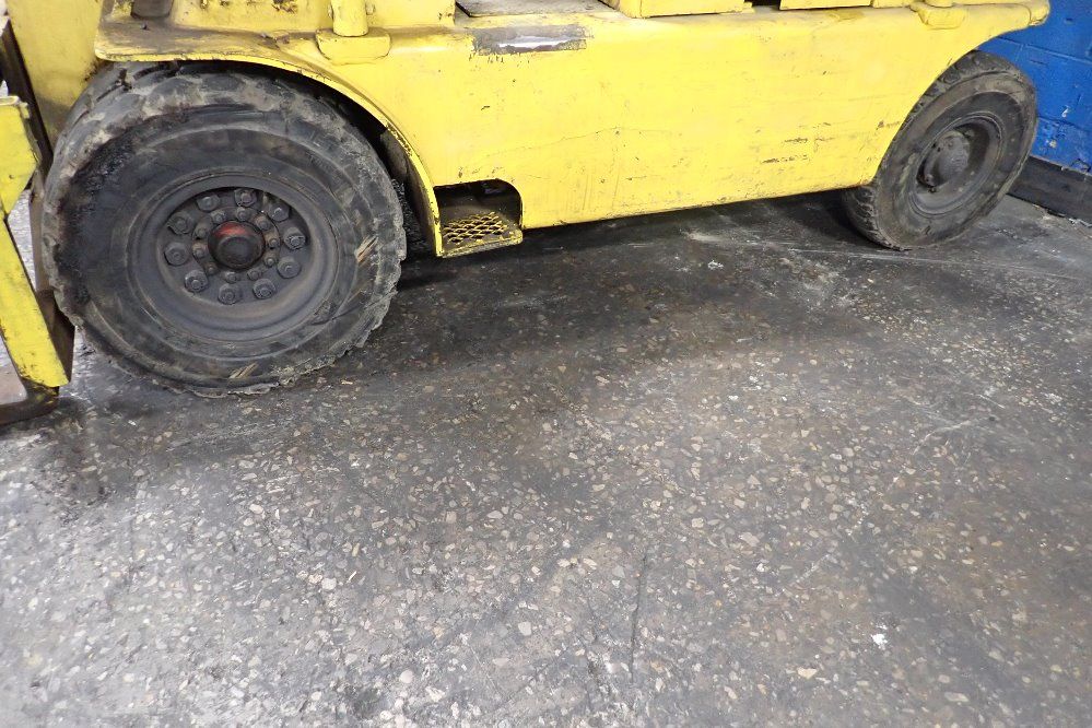 Towmotor 7000 Lbs Propane Forklift - 760plp7024