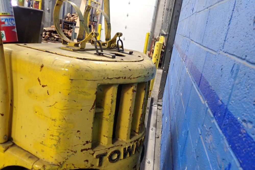 Towmotor 7000 Lbs Propane Forklift - 760plp7024