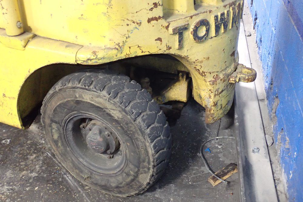 Towmotor 7000 Lbs Propane Forklift - 760plp7024