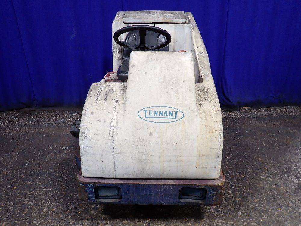 Tennant 47" Floor Scrubber - 7200-5618