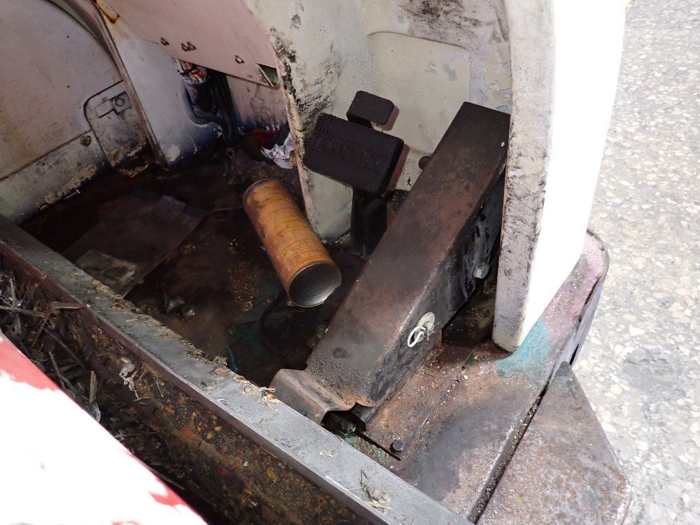 Tennant 47" Floor Scrubber - 7200-5618