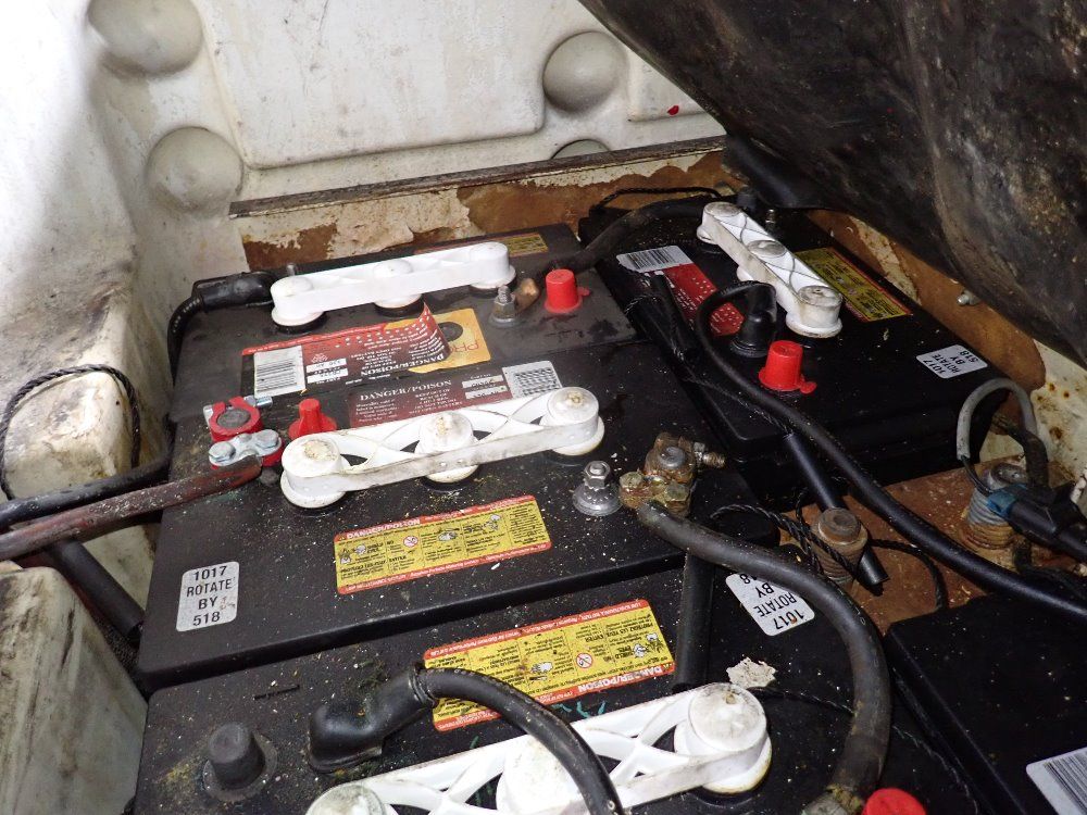 Tennant 47" Floor Scrubber - 7200-5618