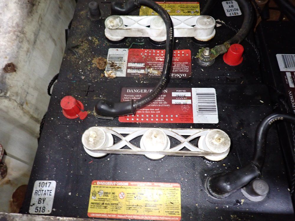 Tennant 47" Floor Scrubber - 7200-5618