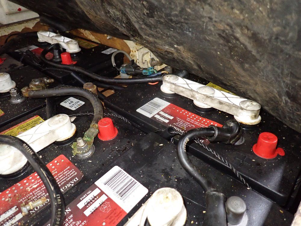 Tennant 47" Floor Scrubber - 7200-5618