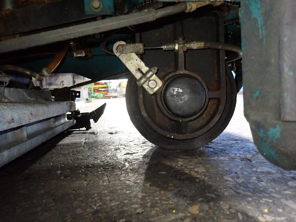 Tennant 47" Floor Scrubber - 7200-5618